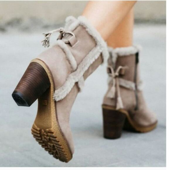 Frye Jen Shearling Ankle Booties in Taupe, sz 9 - Picture 3 of 16